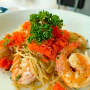 10 สปาเก็ตตี้กุ้งผัดพริกแห้ง ไข่กุ้ง
