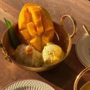 6 ข้าวเหนียวมะม่วง ไอศครีม