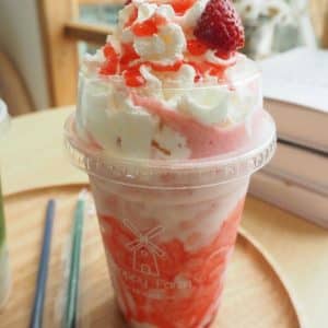 6 สตอเบอรี่สมูทตี้