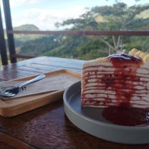 6 เครปเค้กซอสตรอวเบอรี่ (Strewberry Crepe Cake)