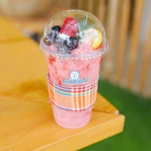 8 Strawberry MilkShake(ไอศครีมปั่น+ท็อปปิ้งแน่นๆ)