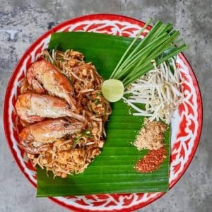 ผัดไทยกุ้งแม่น้ำย่าง