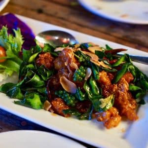 ไก่ทอดใบมะกรุด