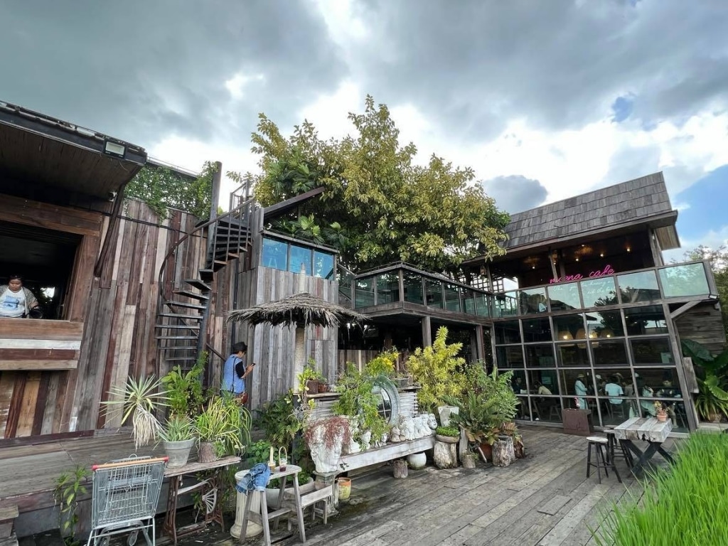 Meena Cafe (มีนา คาเฟ่)