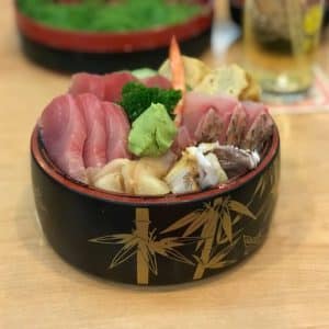 ข้าวหน้าปลาดิบ