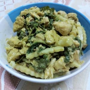 แกงเขียวหวานไก่ผัดแห้งยอดมะพร้าวพริกไทยอ่อน