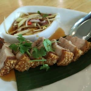 หมูกรอบทอดน้ำปลา