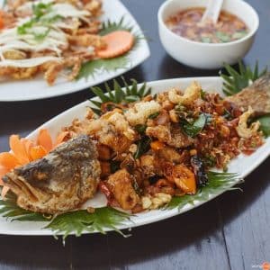 ปลากระพงคั่วสมุนไพรห้ารส