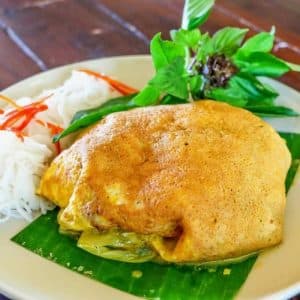 แกงเขียวหวานห่อไข่