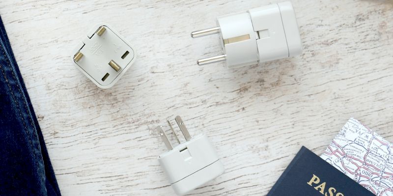 การใช้งานและข้อควรระวังในการใช้ Travel Adapter